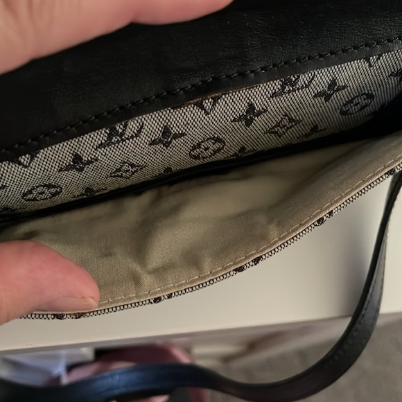 Louis Vuitton Mini Juliet shoulder bag - Picture 10 of 14